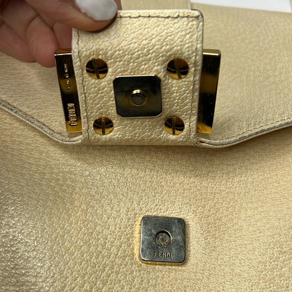 Fendi Beige Cream Leather Logo Marble Clasp Bag - Picture 15 of 16